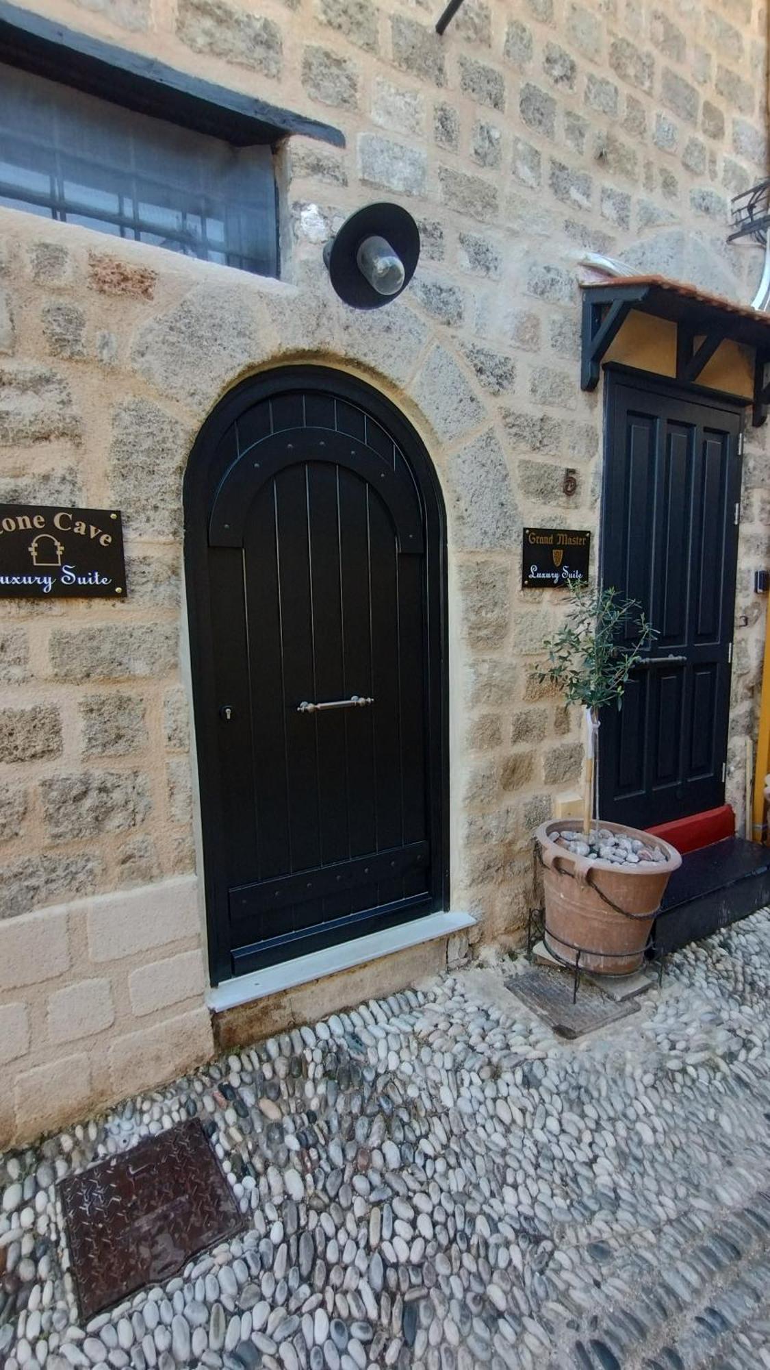 Stone Cave Suite Rhodes City Bagian luar foto