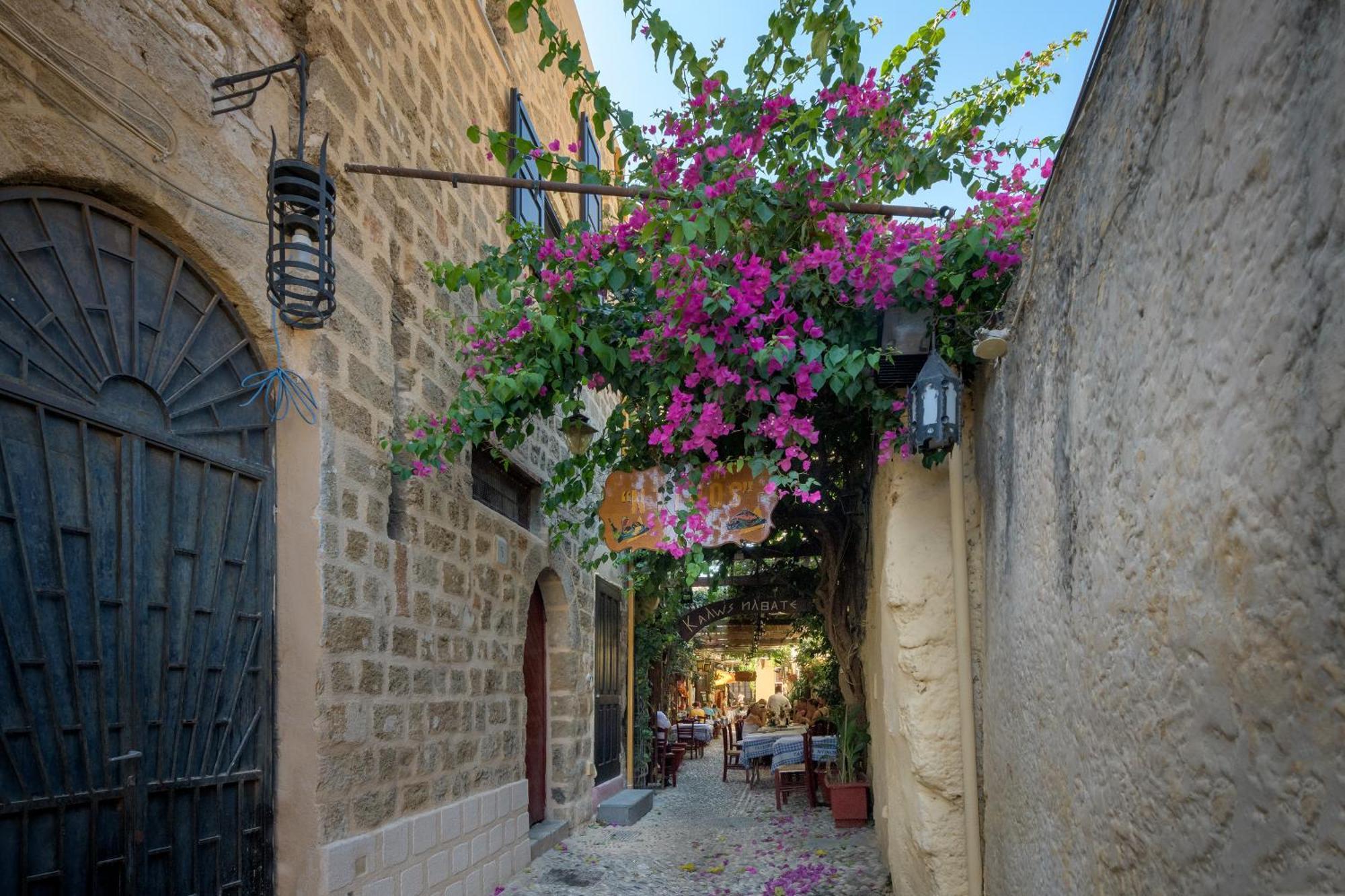 Stone Cave Suite Rhodes City Bagian luar foto